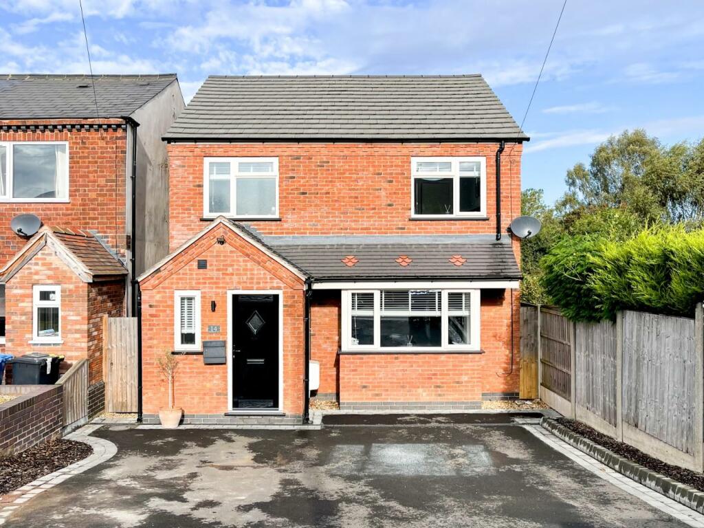 3 bedroom detached house for sale in Brickbridge Lane, Wombourne, WV5