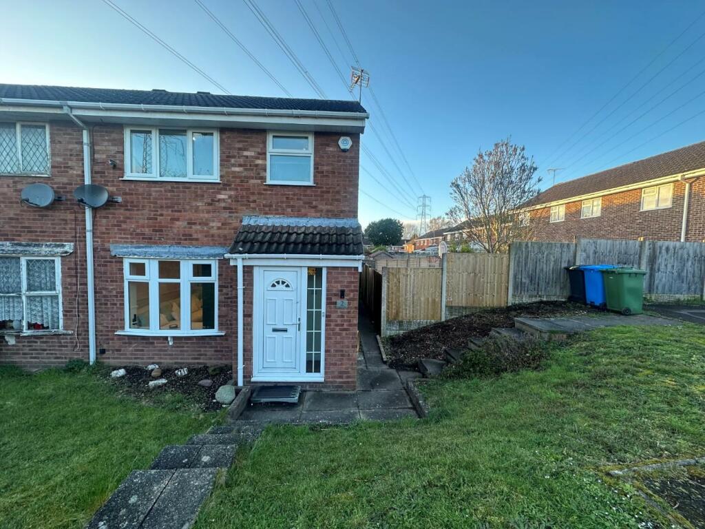 2 bedroom end of terrace house for sale in Lanes Close, Wombourne, WV5