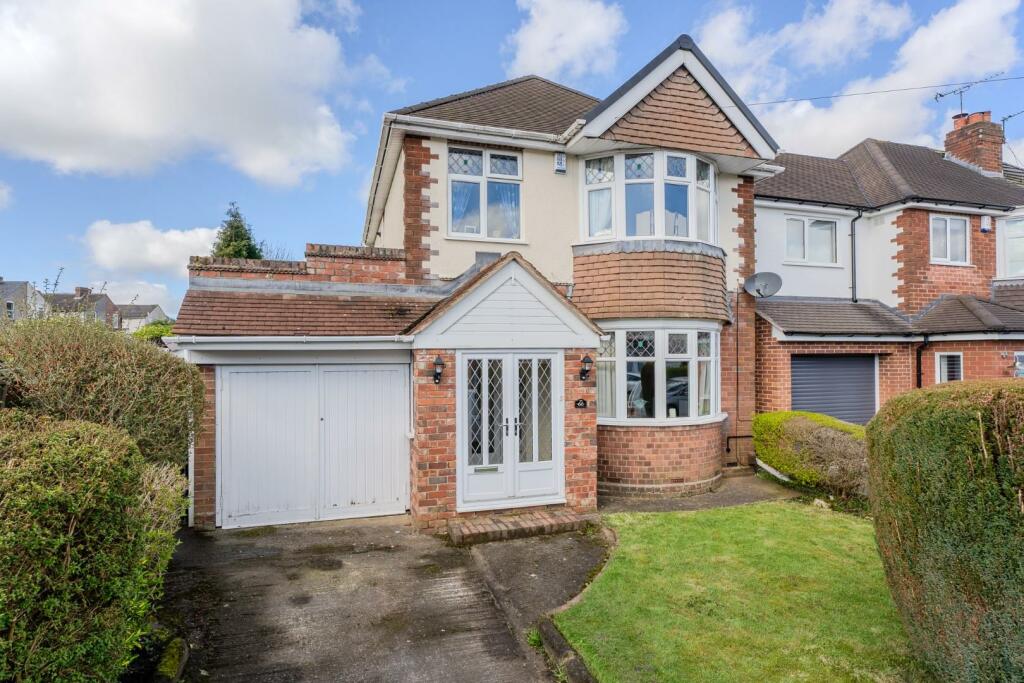 3 bedroom detached house for sale in Claremont Road, Sedgley, DY3