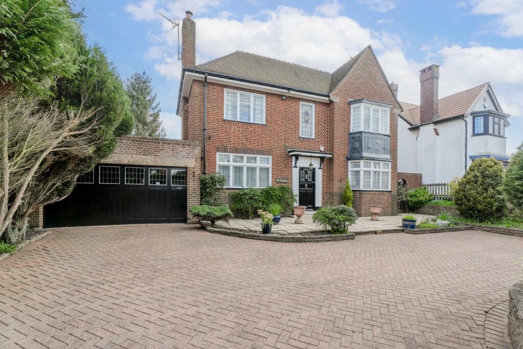 4 bedroom detached house for sale in Tipton Road, Woodsetton, DY3