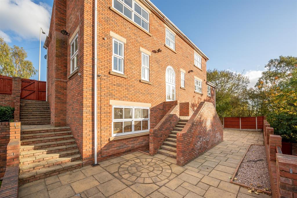 4 bedroom detached house for sale in Deepdale Lane, Lower Gornal, DY3