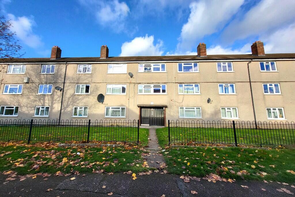 2 bedroom apartment for sale in Road, Cheltenham