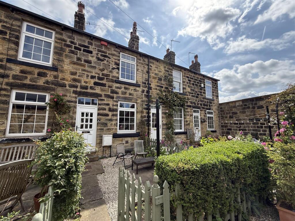 Main image of property: Park Grove, Leeds, LS6 4BD