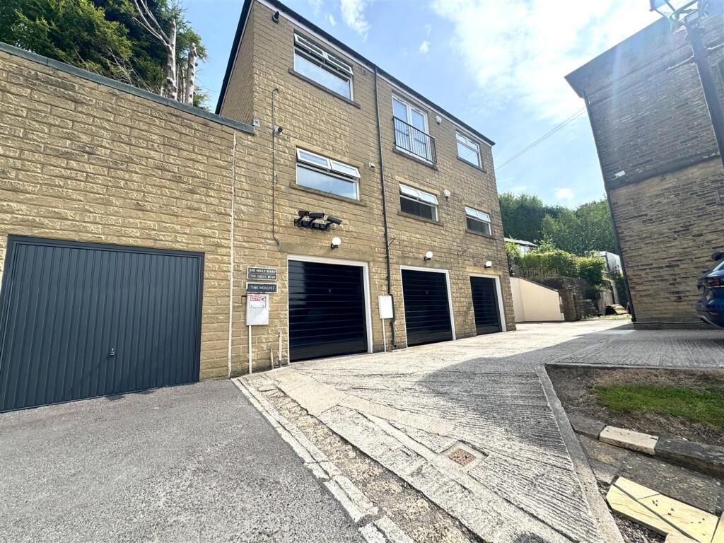Main image of property: The Holly Bush, Hollins Lane, Sowerby Bridge