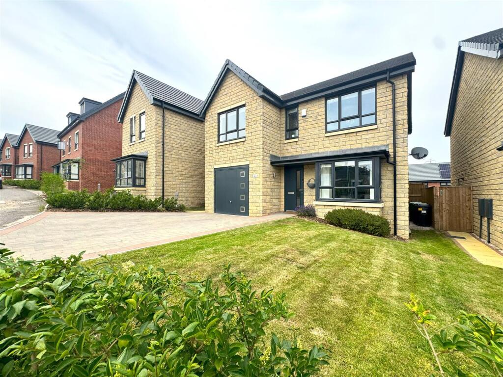 Main image of property: Manor Close, Fixby