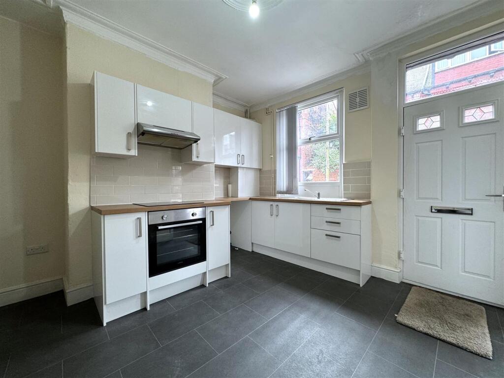 Main image of property: 5 Lambton View, Leeds, LS8 5PE