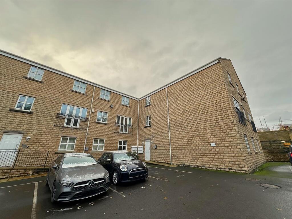 Main image of property: Croft Court, Rastrick, Brighouse, HD6 3QZ