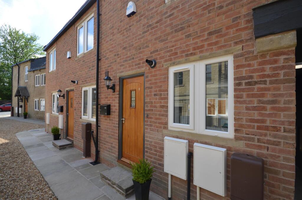 Main image of property: 6 Blackwall, Halifax, HX1 2BE