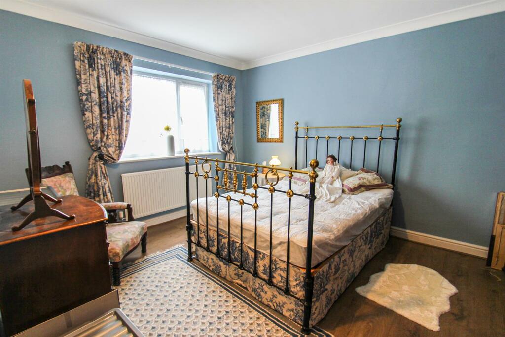 5 bedroom detached house for sale in Boxley Road, Penenden Heath, Maidstone, ME14