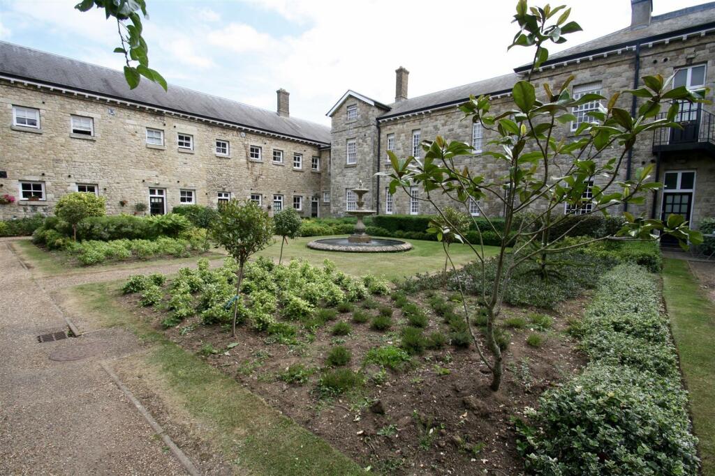 Studio flat for sale in Queens House, Fennel Close, Barming, Maidstone