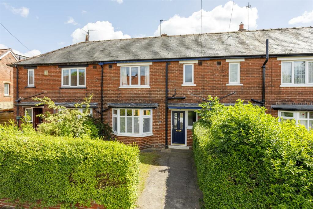 3 bedroom house for sale in Lesley Avenue, Fulford York, YO10