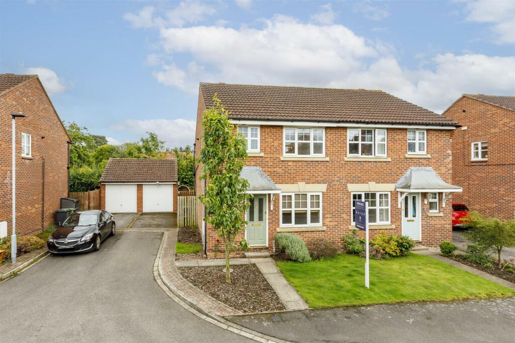 3 bedroom semidetached house for sale in Kirkwell, YO23