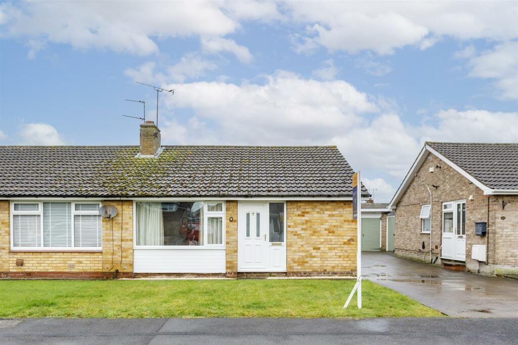 2 bedroom bungalow for rent in Ramsey Avenue, York, YO23