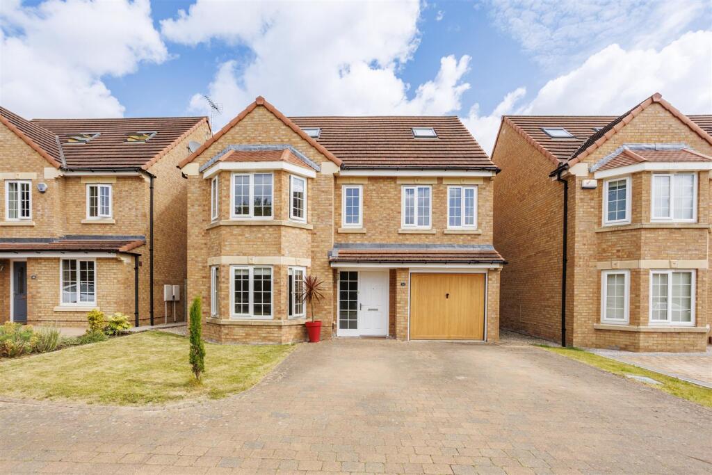 Main image of property: Teachers Close, Dringhouses, York