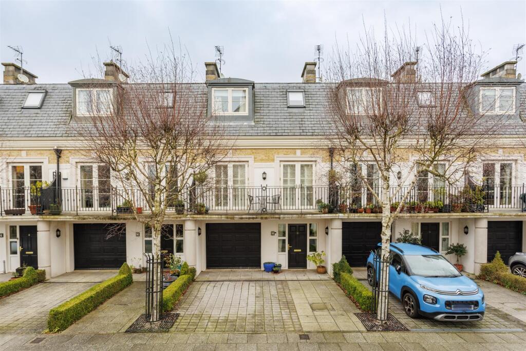 Main image of property: The Square, Dringhouses, York