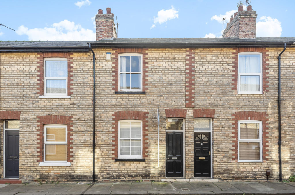 2 bedroom terraced house for sale in Sutherland Street, South Bank
