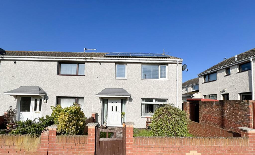 3 bedroom terraced house for sale in Newfields, BerwickUponTweed, TD15