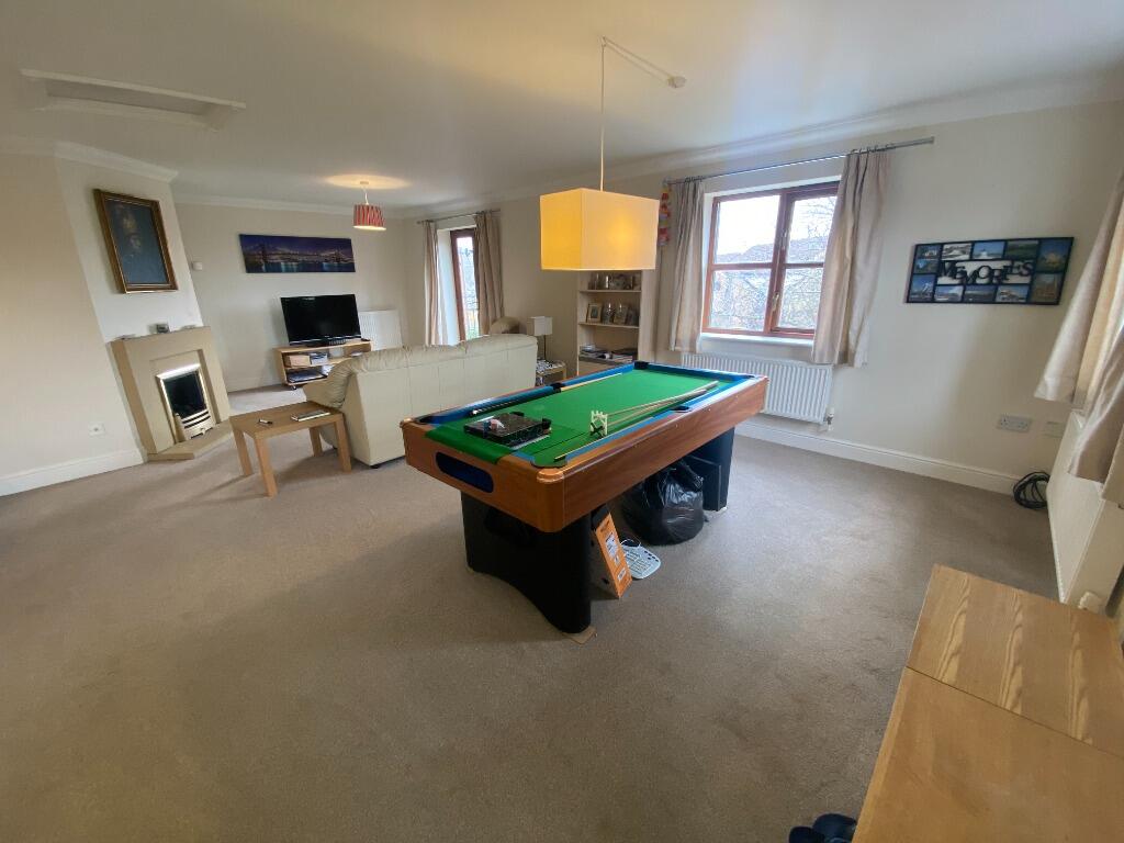 2 bedroom flat for rent in Winstanley Lane, Shenley Lodge, Milton