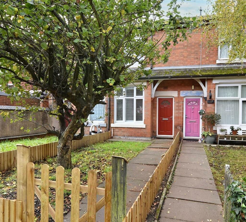 2 bedroom terraced house for sale in Moor Pool Terrace, Ravenhurst Road