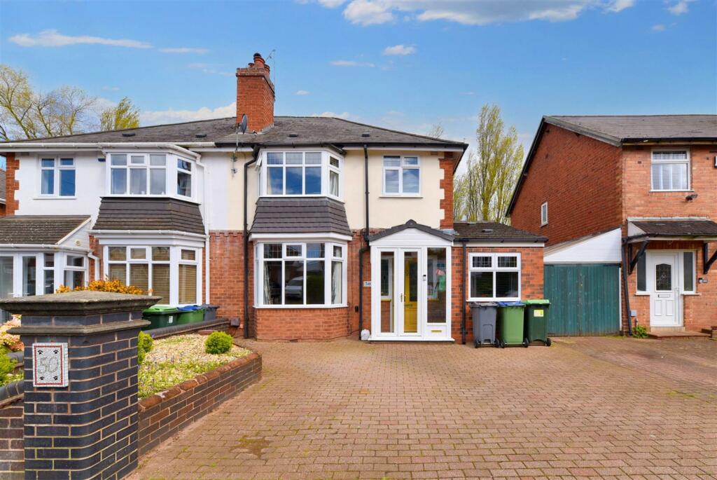 4 bedroom semidetached house for sale in Woodbourne Road, Smethwick