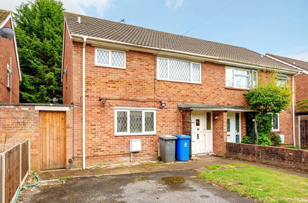 3 bedroom semi-detached house for sale in St. Chads Road, Maidenhead ...