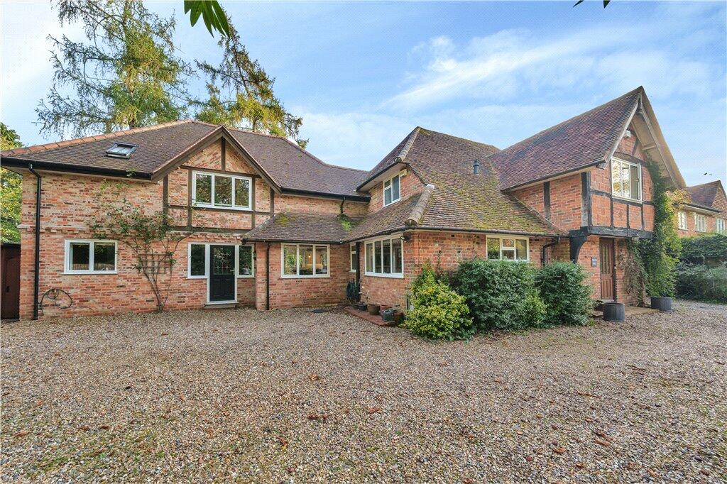 6 bedroom detached house for sale in Thicket Grove, Maidenhead, Berkshire, SL6