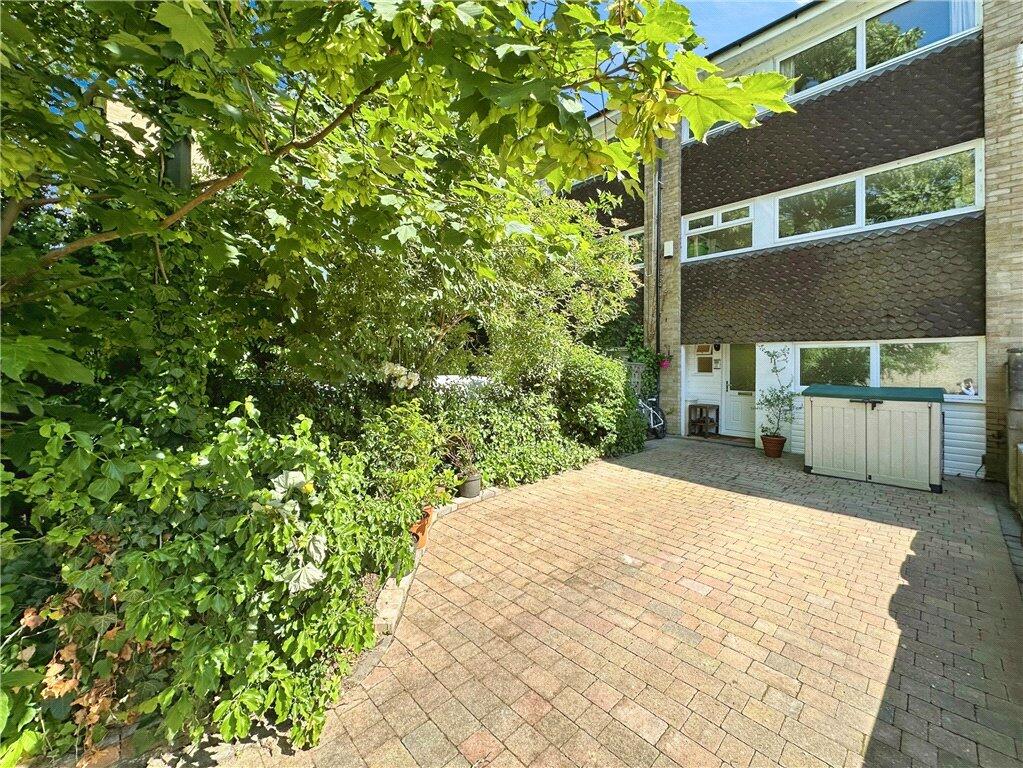 4 bedroom terraced house for sale in Boulters Lane, Maidenhead