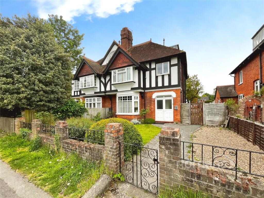 Main image of property: Furze Platt Road, Maidenhead, Berkshire
