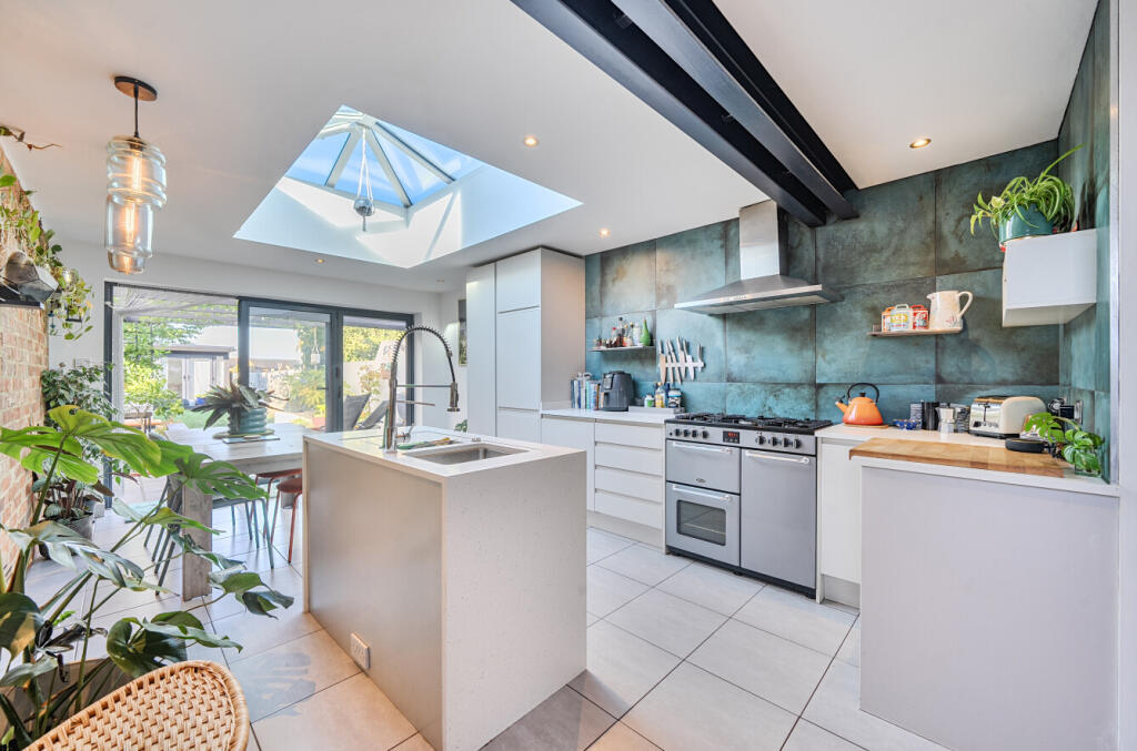 Main image of property: Westborough Road, Maidenhead, Windsor And Maidenhead