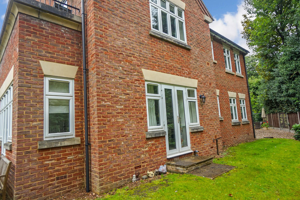 2 bedroom apartment for sale in Thornhill Court, Thornhill Road, Streetly, B74