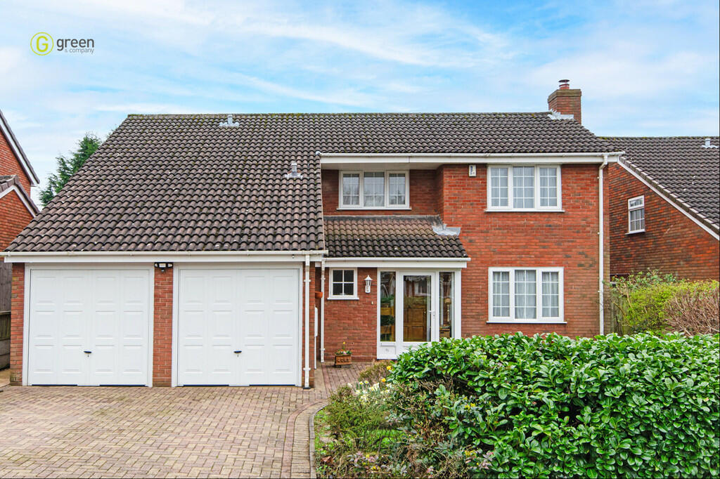 4 bedroom detached house for sale in Hidcote Avenue, Walmley, B76