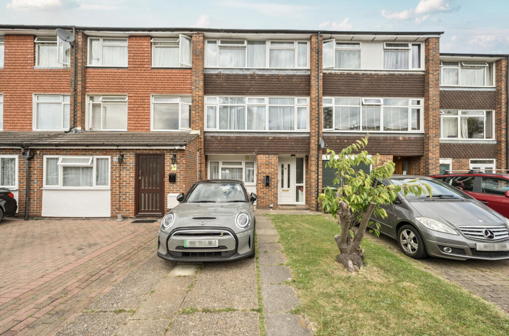 Main image of property: Black Horse Close, Windsor, Berkshire