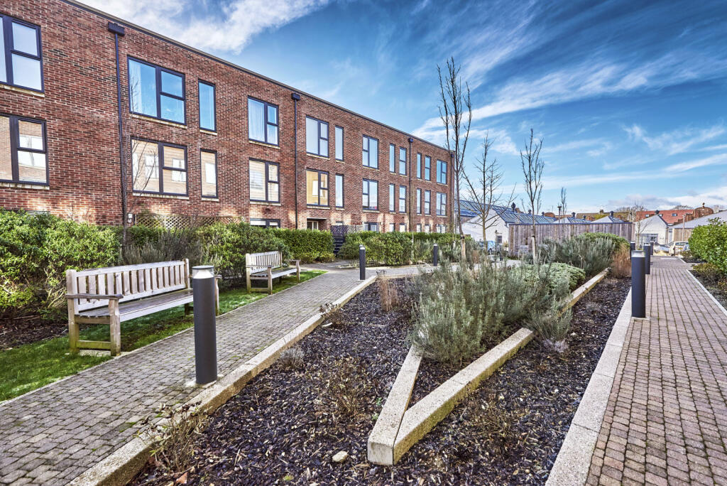 1 bedroom apartment for sale in Hedley Road, St. Albans, Hertfordshire, AL1