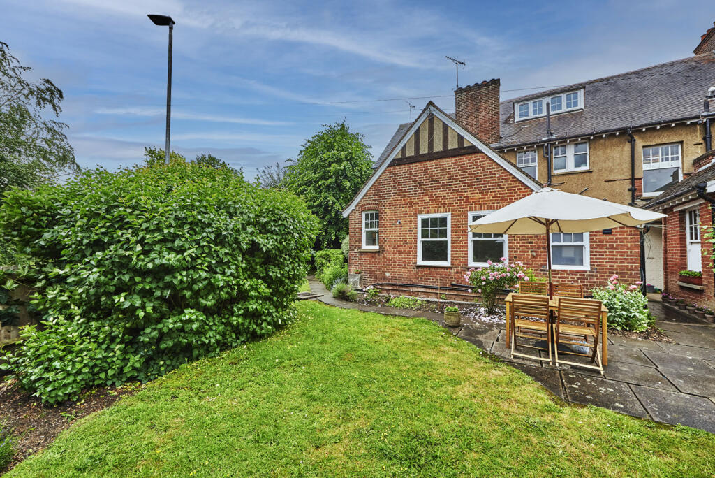 2 bedroom apartment for sale in Walton Street, St. Albans