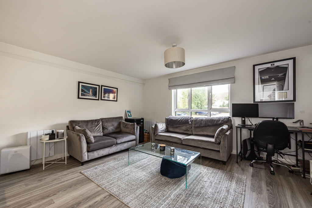 2 bedroom apartment for sale in Brooklands Court, Hatfield Road, St. Albans, Hertfordshire, AL1