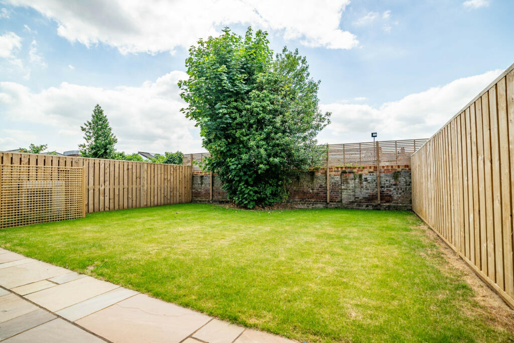 Additional property image - Bowgate Mews, St. Peters Close, St. Albans, Hertfordshire, AL1