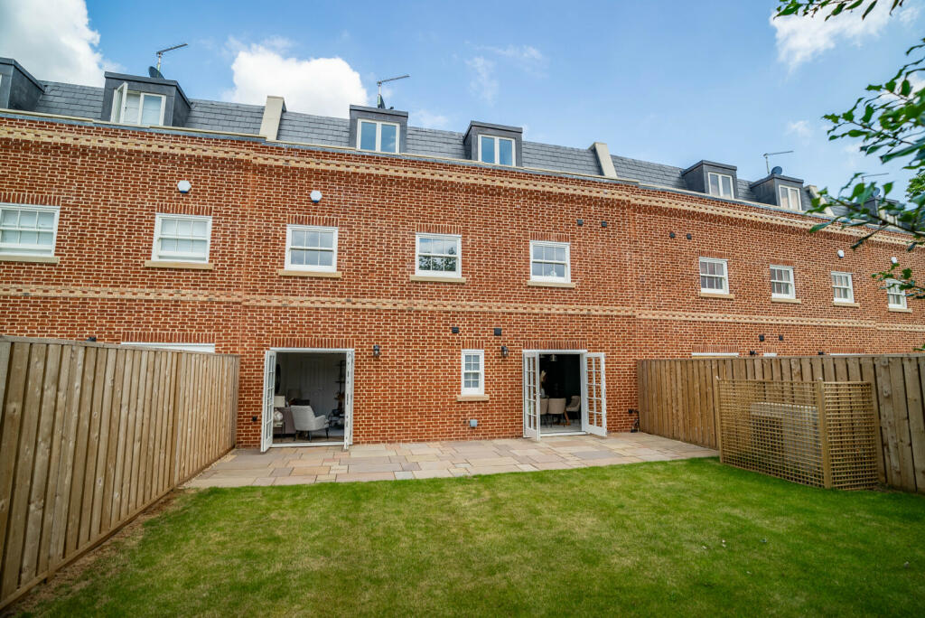 Additional property image - Bowgate Mews, St. Peters Close, St. Albans, Hertfordshire, AL1