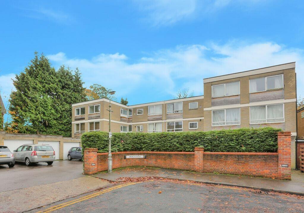 2 bedroom apartment for sale in Grosvenor Road, St. Albans, Hertfordshire, AL1