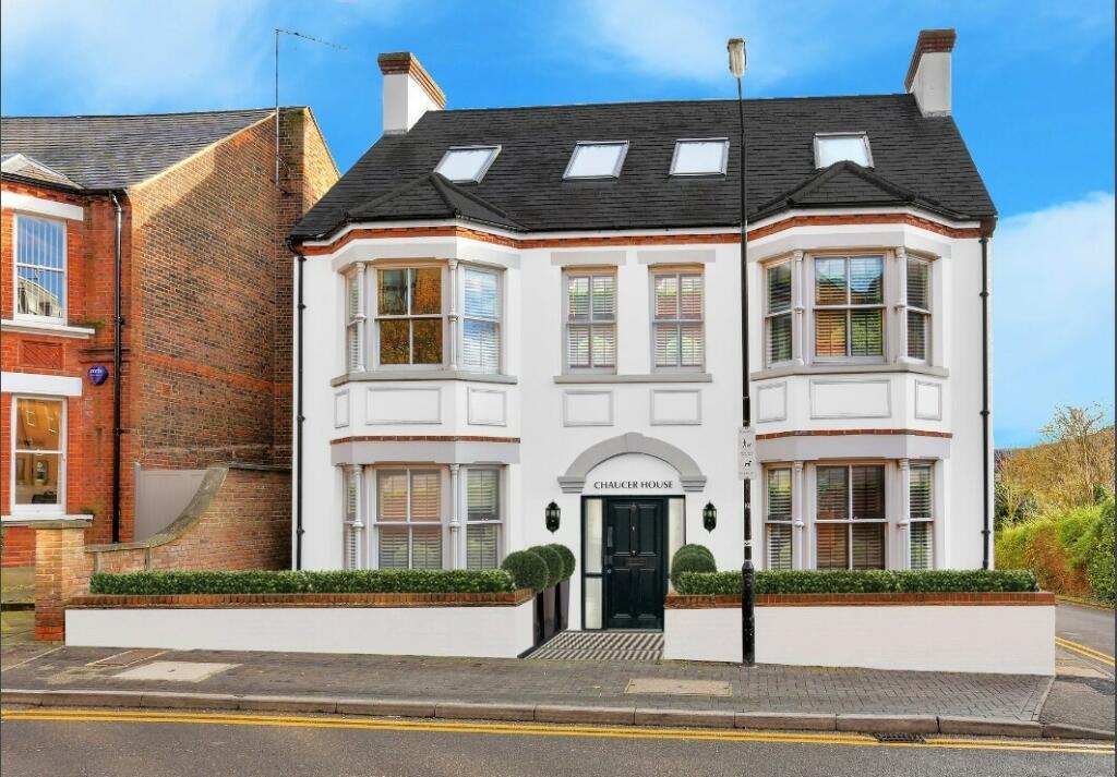 2 bedroom apartment for sale in Upper Marlborough Road, St Albans, Herts, AL1