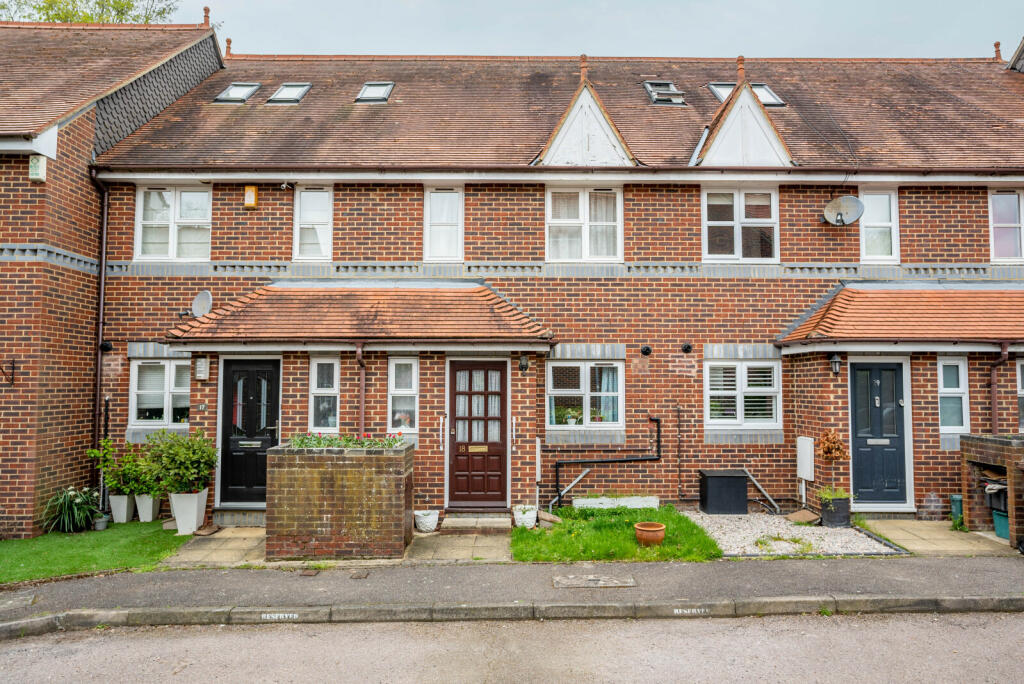 2 bedroom terraced house for sale in The Brambles, Prospect Road, St. Albans, Hertfordshire, AL1