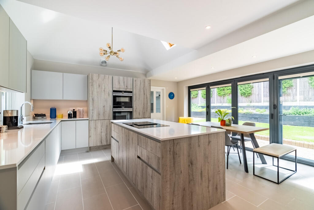 4 bedroom semidetached house for sale in Castle Road, St. Albans