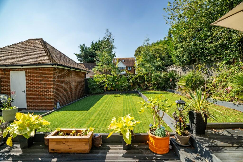 Additional property image - Watford Road, St. Albans, Hertfordshire, AL2