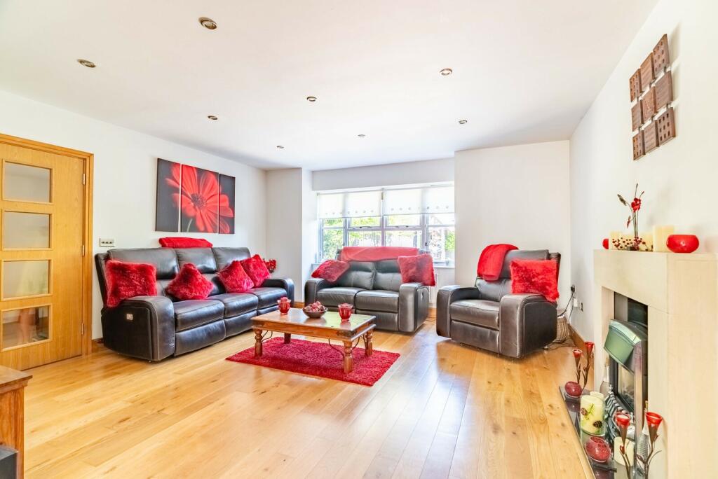 Additional property image - Watford Road, St. Albans, Hertfordshire, AL2