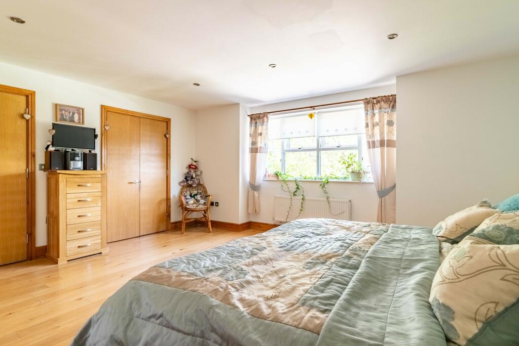 Additional property image - Watford Road, St. Albans, Hertfordshire, AL2
