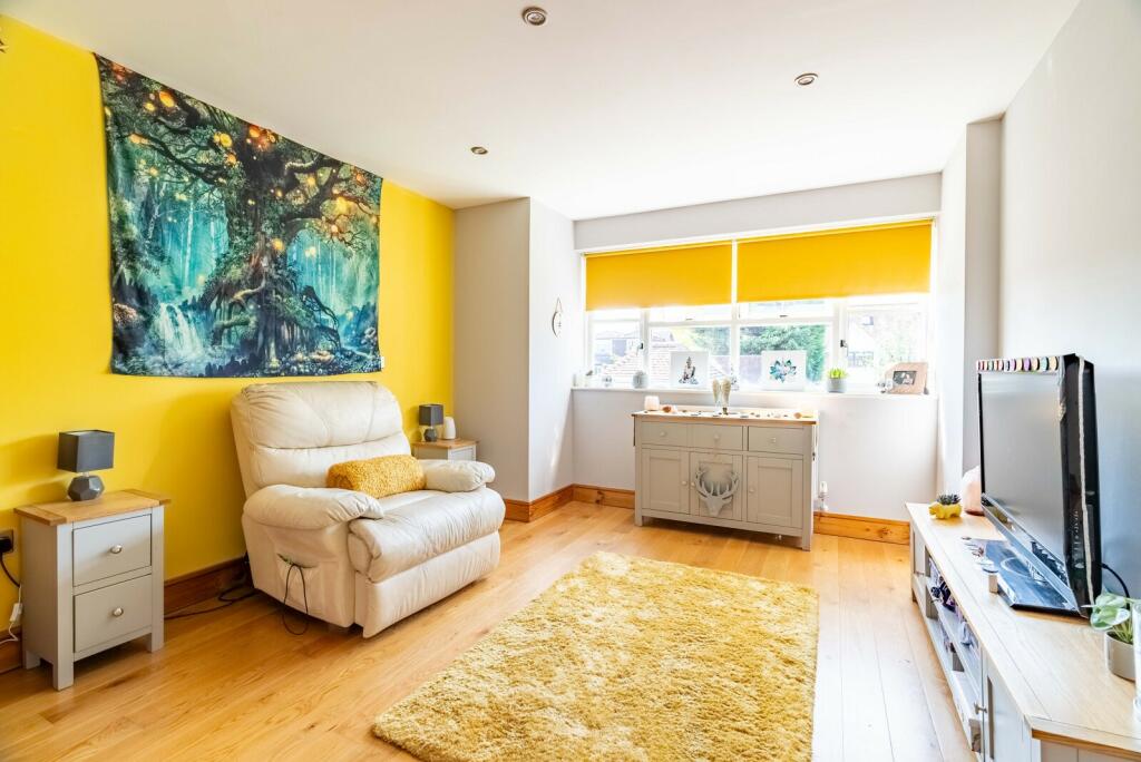 Additional property image - Watford Road, St. Albans, Hertfordshire, AL2