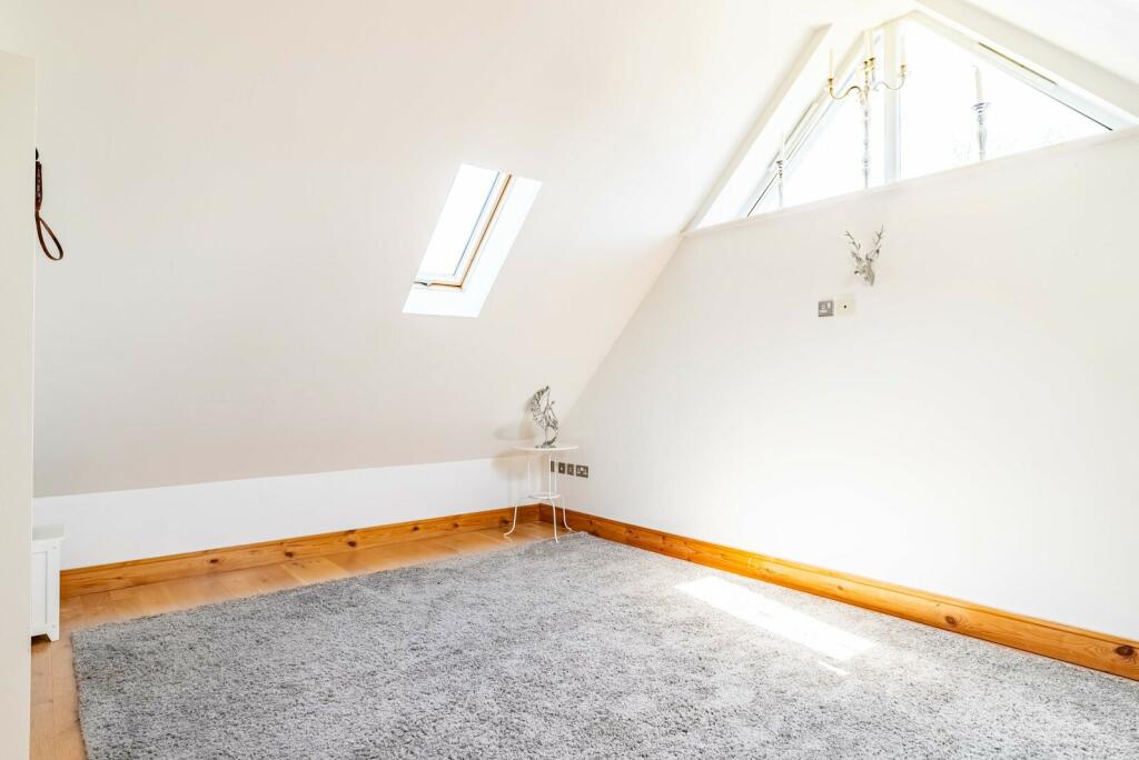 Additional property image - Watford Road, St. Albans, Hertfordshire, AL2