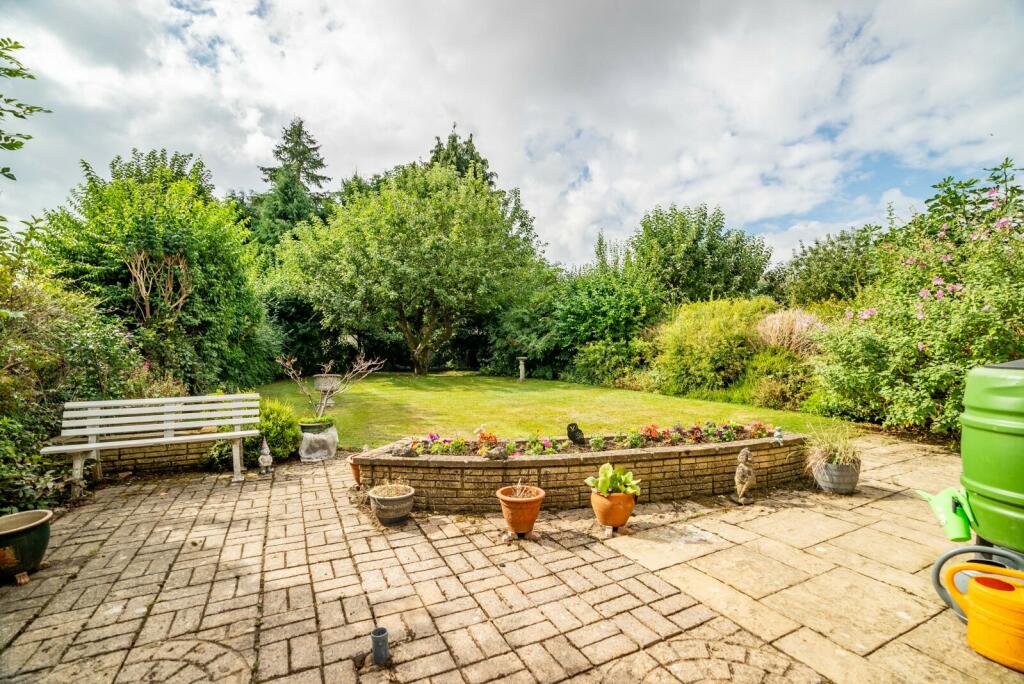 Additional property image - Foxcroft, St. Albans, Hertfordshire, AL1