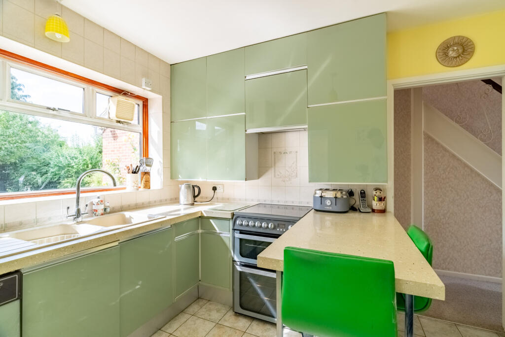 Additional property image - Foxcroft, St. Albans, Hertfordshire, AL1