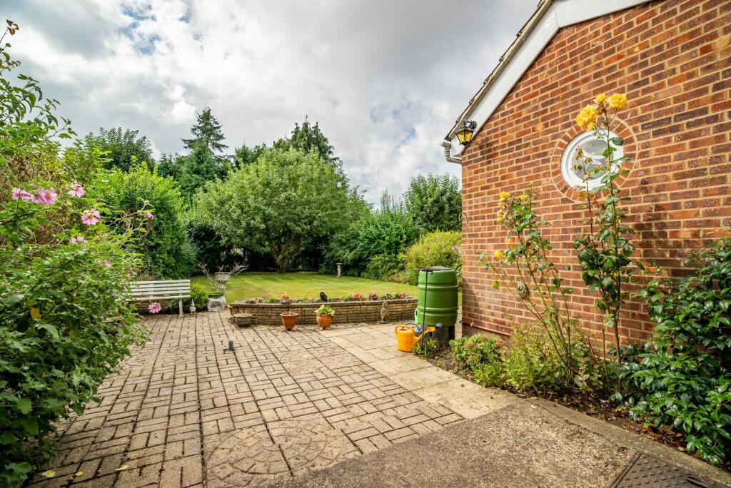 Additional property image - Foxcroft, St. Albans, Hertfordshire, AL1