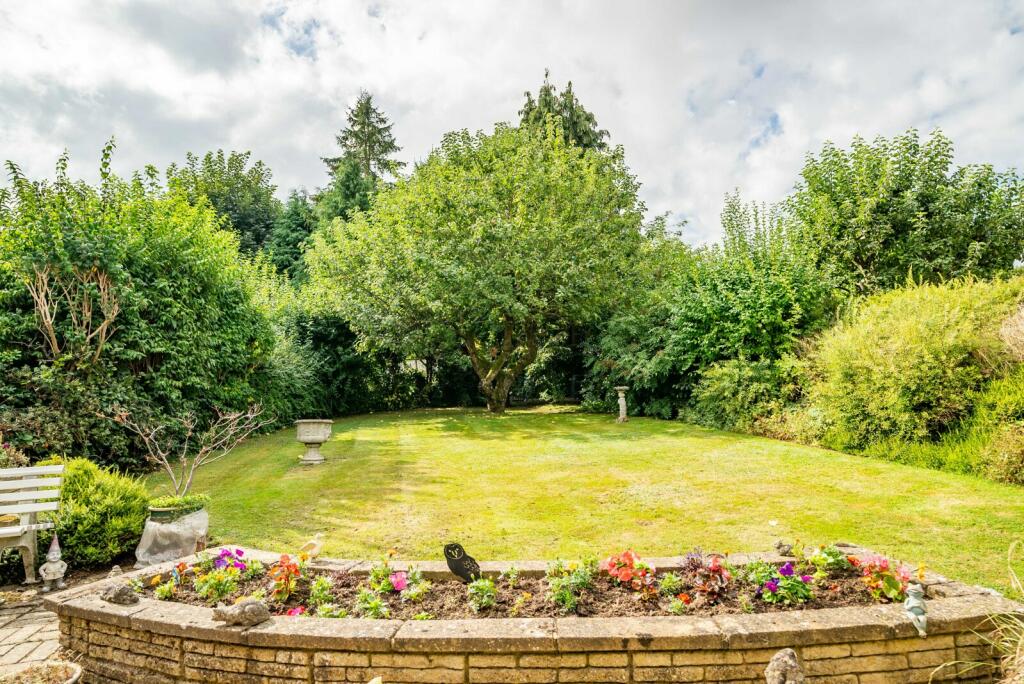 Additional property image - Foxcroft, St. Albans, Hertfordshire, AL1